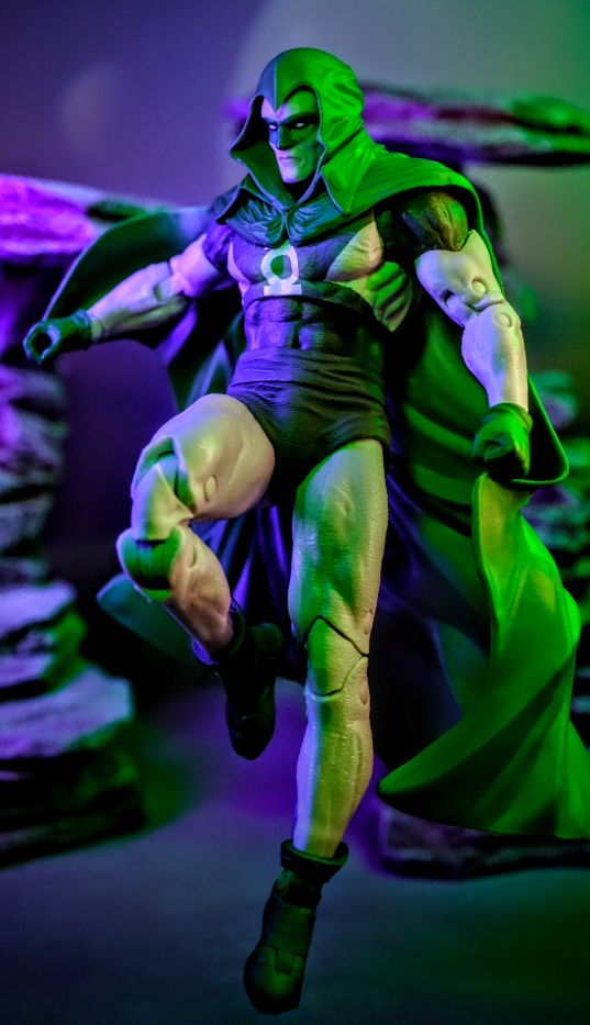 McFarlane Toys The Spectre Crisis on Infinite Earths Platinum Edition MTS Exclusive Gold Label Figure