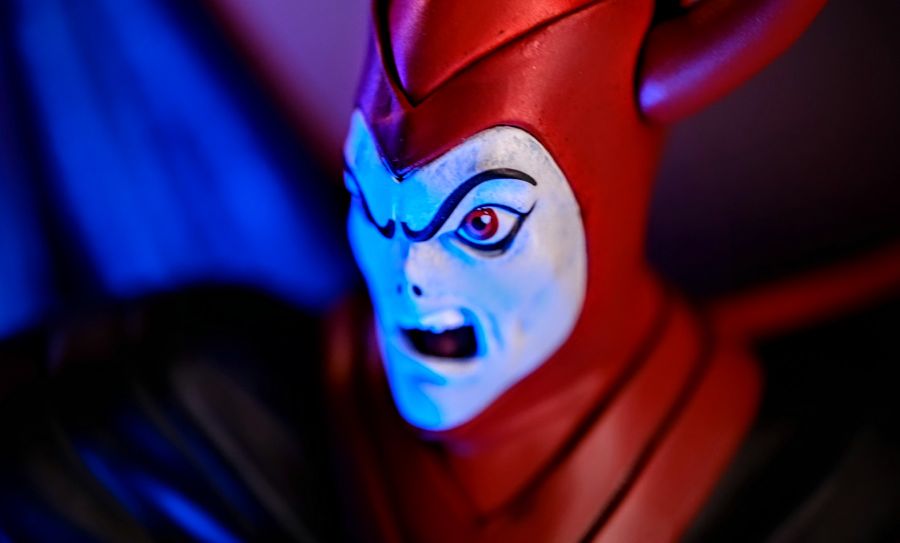 Venger Deluxe Gallery Diorama from Diamond Select Toys, showcasing the iconic villain from the 1980s Dungeons & Dragons animated series in high-quality PVC.