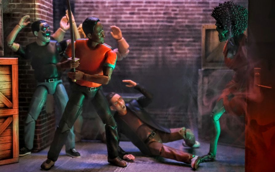 Figures Toy Company Ultimate Wrestling Fans Series 5 – Marvin confronts NECA Reel Toys Return of the Living Dead Trash figure in toy photo diorama