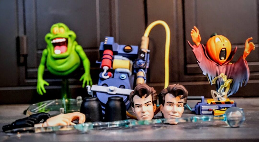 Mondo Real Ghostbusters Peter Venkman and Samhain accessories Mondo Toys Real Ghostbusters Peter Venkman and Samhain Collector’s Pack accessories including Slimer, proton pack, and alternate heads