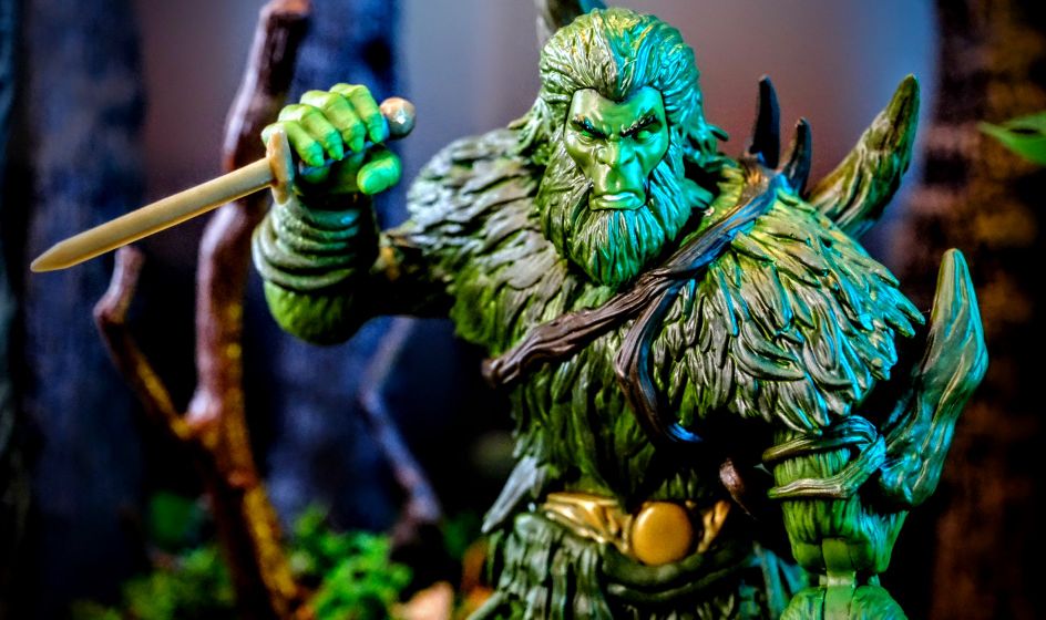 Masterverse Moss Man JCC47 Sword Accessory Review Masters of the Universe Masterverse New Eternia Moss Man JCC47 figure close-up wielding sword accessory