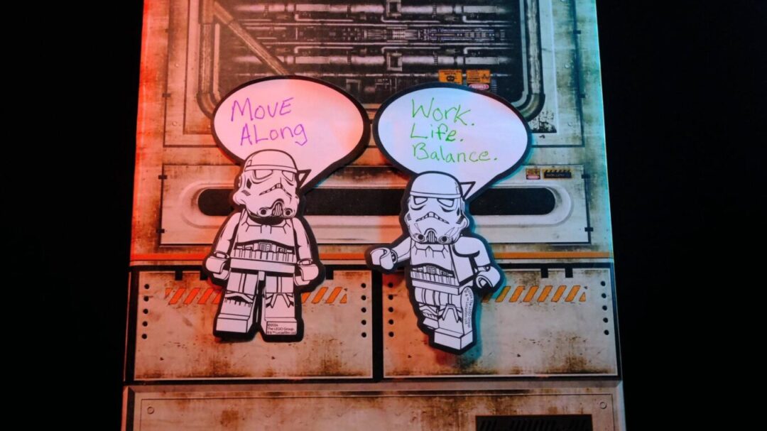 Santoki LEGO Star Wars Stormtrooper Coloring Sticky Notes Santoki LEGO Star Wars Stormtrooper Coloring Sticky Notes – fun stationery pads with customizable designs.